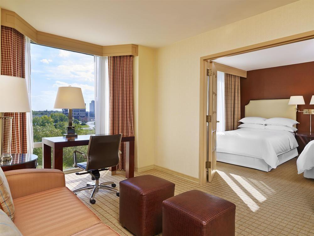 אלק גרוב וילאג' Sheraton Suites Chicago Elk Grove מראה חיצוני תמונה