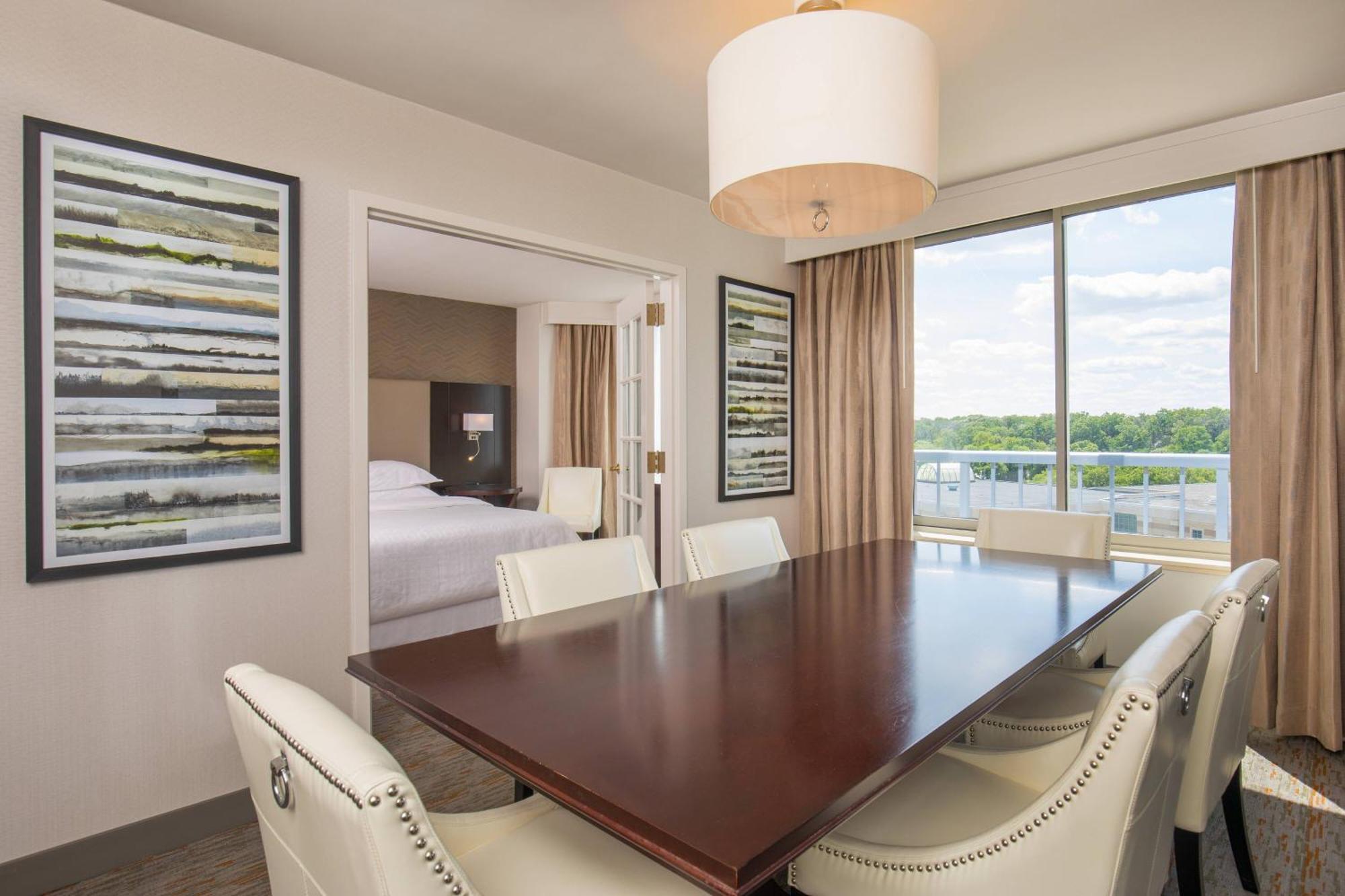 אלק גרוב וילאג' Sheraton Suites Chicago Elk Grove מראה חיצוני תמונה
