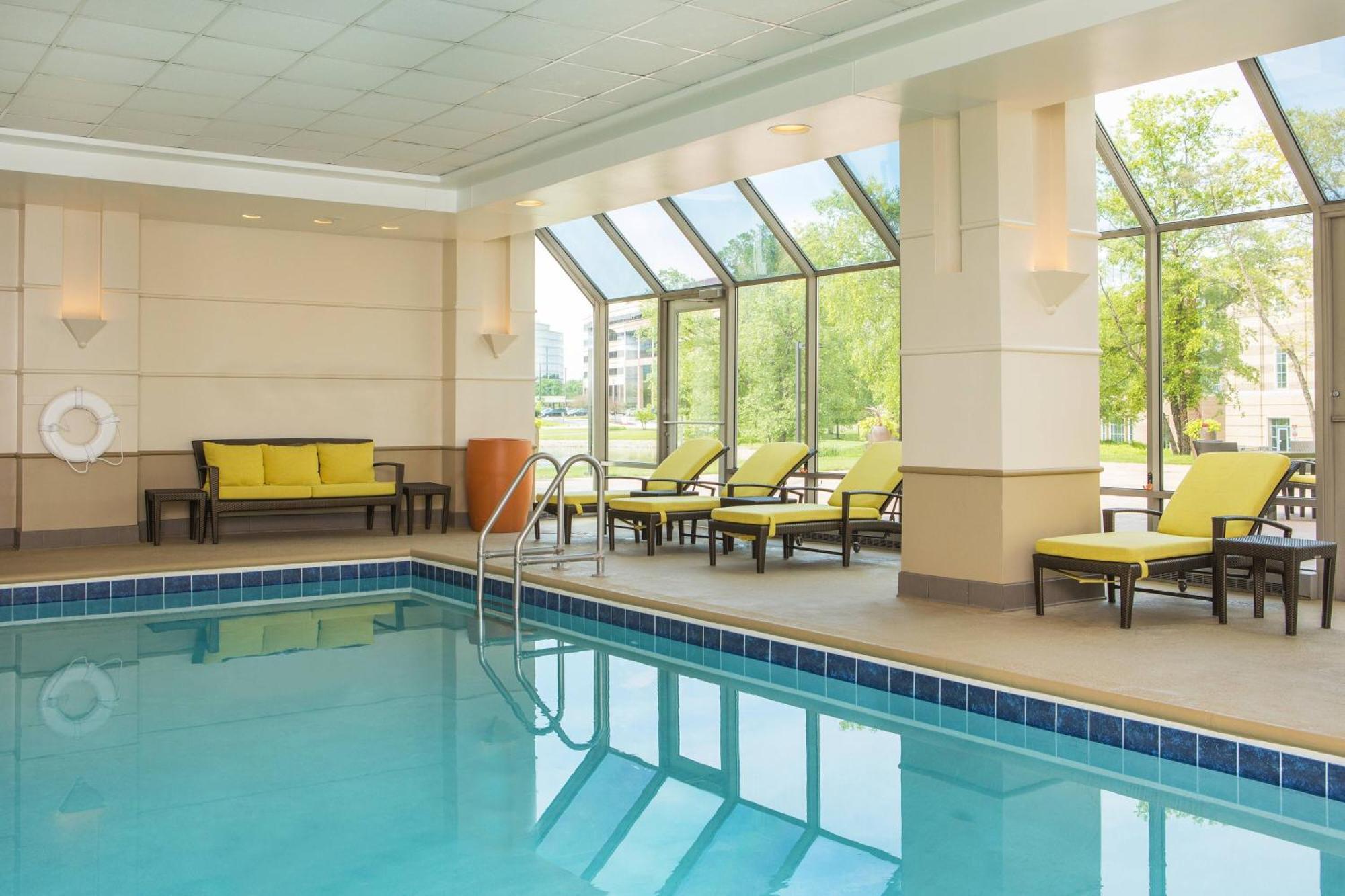 אלק גרוב וילאג' Sheraton Suites Chicago Elk Grove מראה חיצוני תמונה