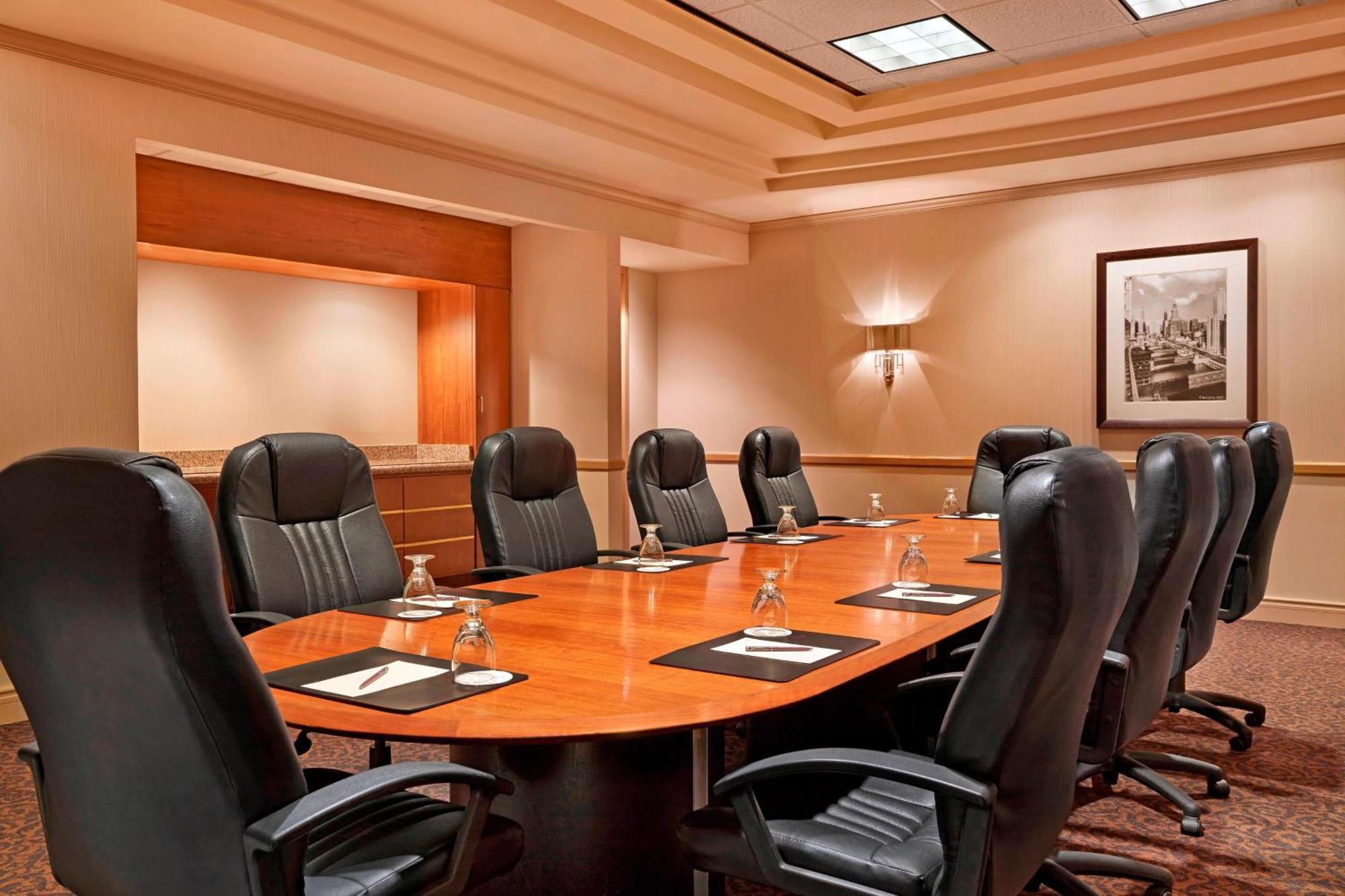 אלק גרוב וילאג' Sheraton Suites Chicago Elk Grove מראה חיצוני תמונה