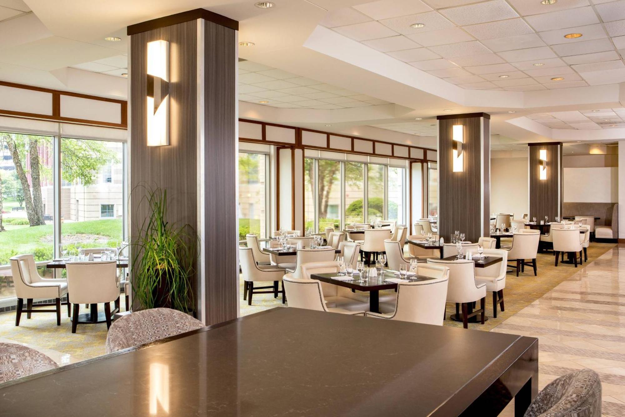 אלק גרוב וילאג' Sheraton Suites Chicago Elk Grove מראה חיצוני תמונה