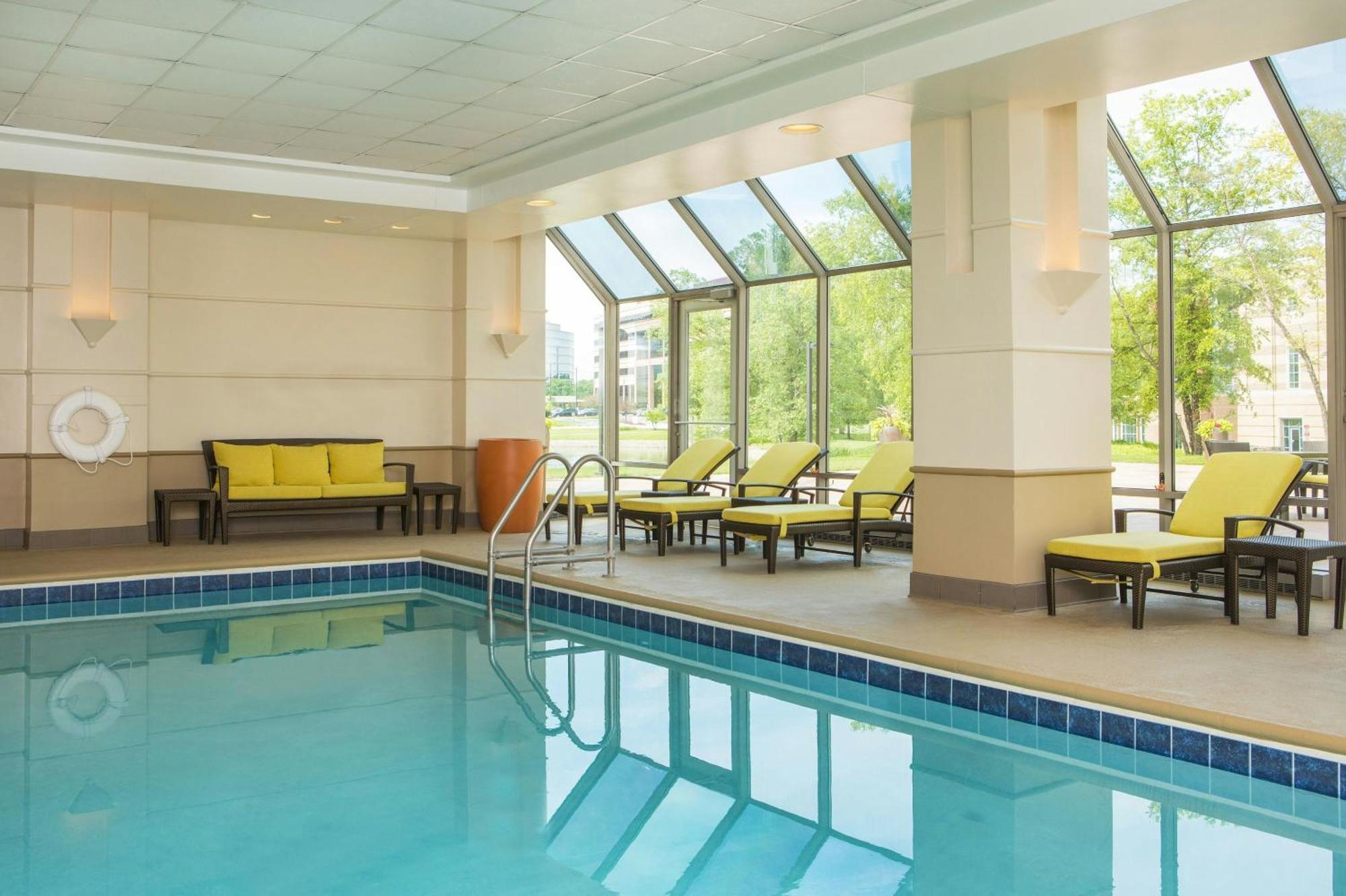 אלק גרוב וילאג' Sheraton Suites Chicago Elk Grove מראה חיצוני תמונה